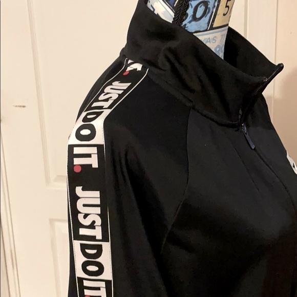 Nike track jacket - Picture 2 of 2